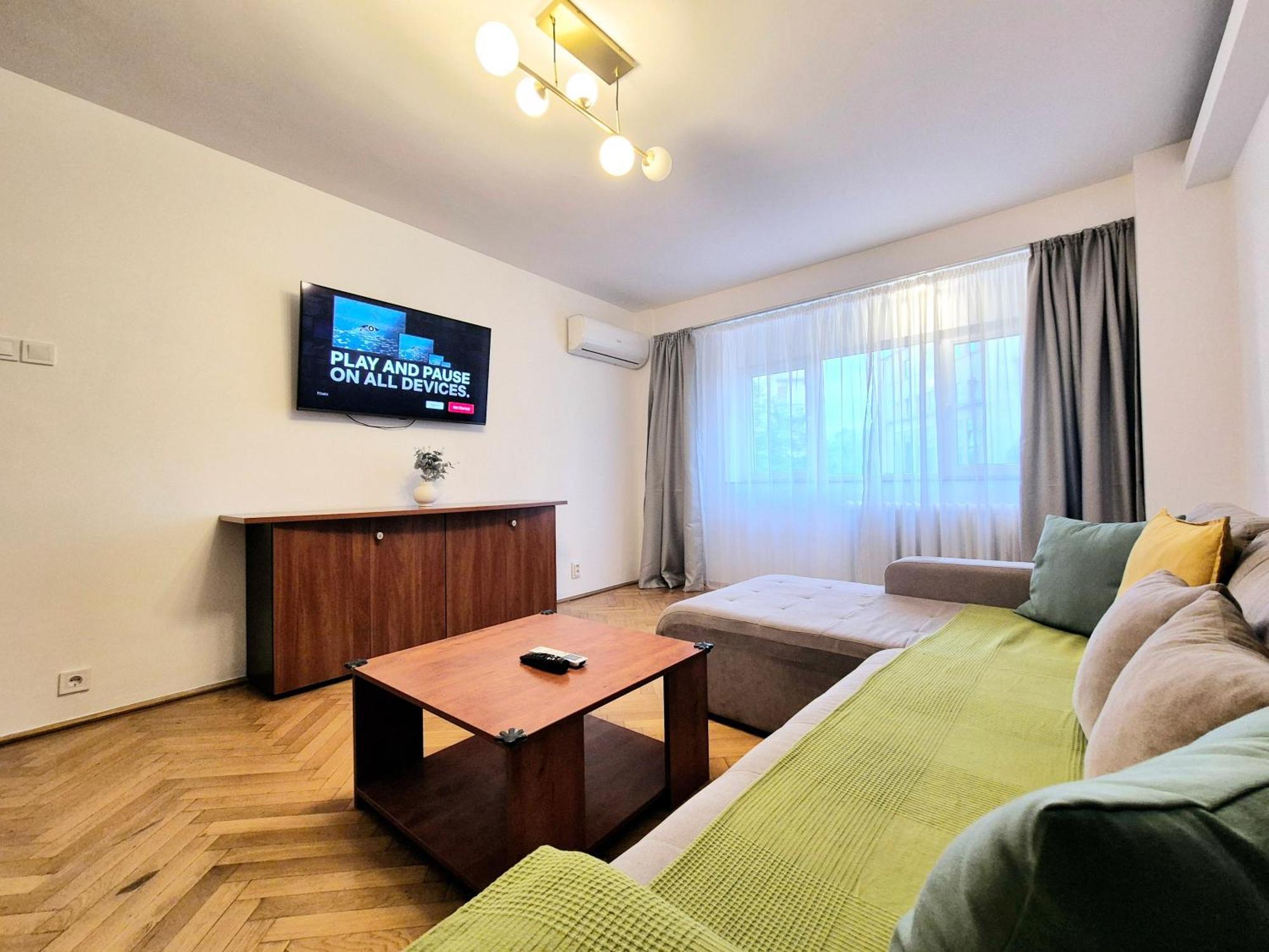 Tranquil Unirii Residence - Elegant & Spacious Living With Parking Steps From Parliament Bucharest Exterior photo